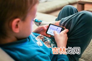 玩17小时手机孩子做心理辅导有用吗,孩子网瘾严重心理咨询有用吗 孩子有网瘾很严重怎么办