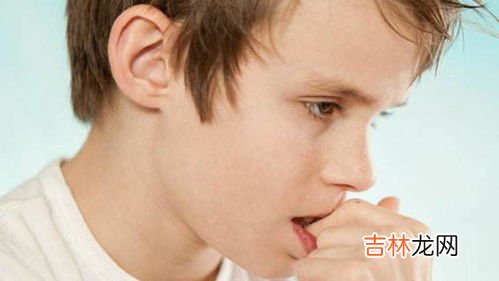 男孩啃秃10个指甲引发骨髓炎,孩子总是啃指甲是怎么回事?家长应该怎么防止宝宝啃指甲?