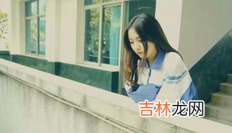 深圳校服是什么样子的,深圳校服又出圈了,到底有何特别之处?