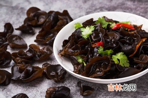 木耳是发物吗,黑木耳属于发物吗？高尿酸血症患者可以吃吗？