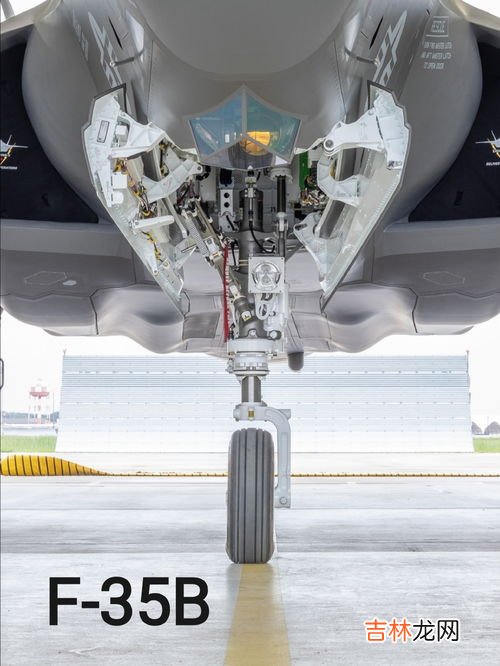 起落架的作用,飞机的主起落架与前起落架是什么关系?