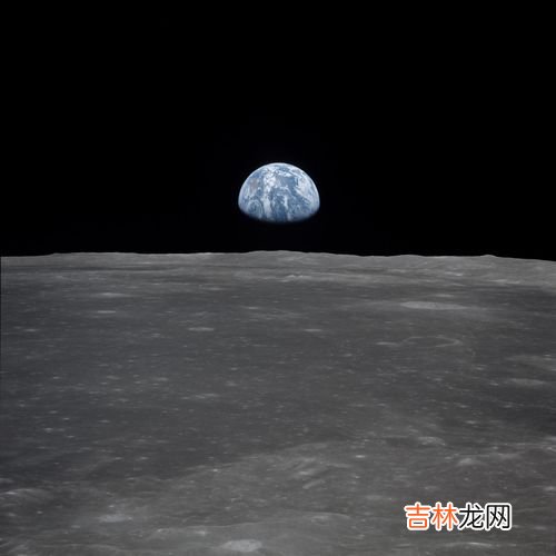 月亮从哪边升起,月亮从哪边升起？