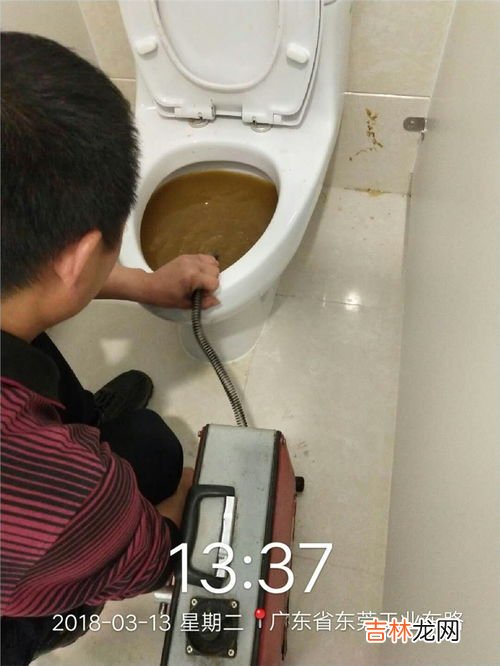 厕所堵了怎么通蹲厕,蹲便器堵住了怎么疏通