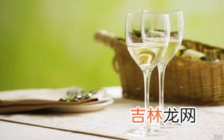 女士喝白葡萄酒还是红葡萄酒,哪种红酒好喝适合女士