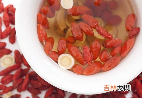 黄芪玫瑰花枸杞的功效,黄芪红枣枸杞和玫瑰花可以同时泡茶喝吗