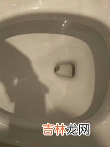 马桶坑里存水少怎么办,马桶里水少怎么处理