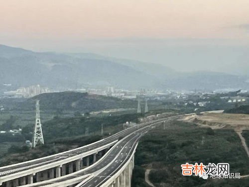 老挝没有铁路吗,中老铁路即将通车!可以直接坐车去老挝啦