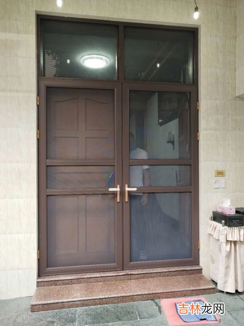 家里的门帘怎么订,请问“颂月”的棉门帘具体怎么固定呐？