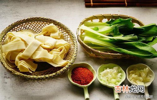 煮面要放油吗,煮面要不要放油