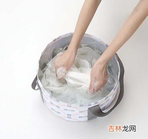 衣服上杨梅汁怎么处理,如何去除衣服上的杨梅汁