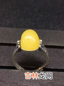 左手中指戴戒指啥意思,左手中指戴戒指是什么意思?