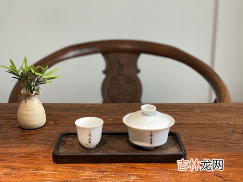 壶承和茶盘的区别,在品茗当中,精美茶具重要吗？