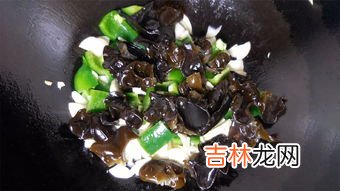 煮熟的木耳4天还能吃吗,黑木耳煮熟放了几天还能吃吗?会导致中毒吗?