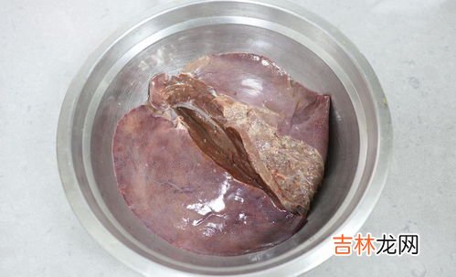 猪肉长期在凉水里泡会怎么样,猪肉一直泡水还会臭吗?