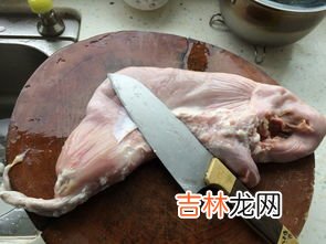 刚买的生肉怎么洗干净,买回来的猪肉怎么洗才能干净