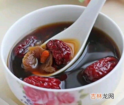 花旗参红枣枸杞泡水喝的功效,红枣枸杞桂圆花旗参泡水喝有什么功效