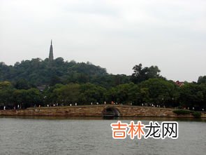 西湖断桥为什么叫断桥,西湖断桥并不断,为何要称作断桥呢?