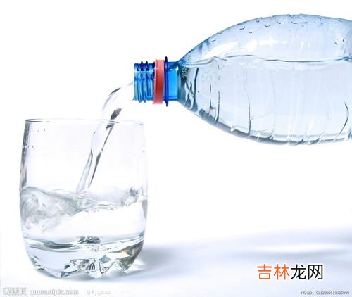 什么水适合长期饮用,矿泉水和纯净水哪个适合长期饮用