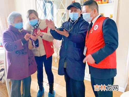 为何85岁老人被要求“证明你妈是你妈”,关于60岁儿子喝酒被85岁妈妈惩罚一事，你有何看法？