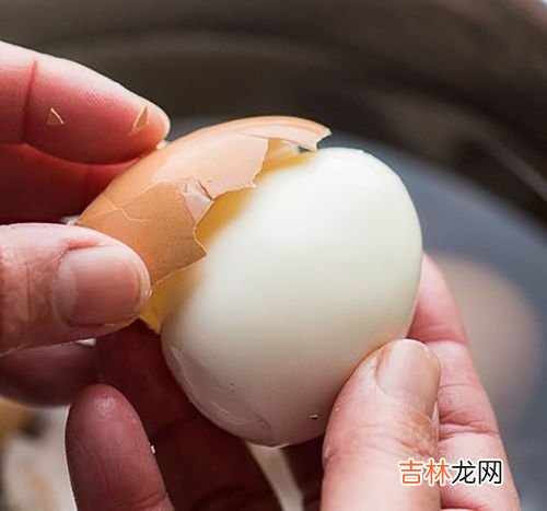 煮鸡蛋冷水下锅还是热水,煮鸡蛋用冷水还是热水好?