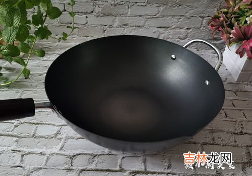 新铁锅使用前如何处理,铁锅第一次使用该怎么处理？