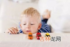 将一个孩子养到十八岁需要投入多少,把一个孩子养到18岁，要花多少钱？