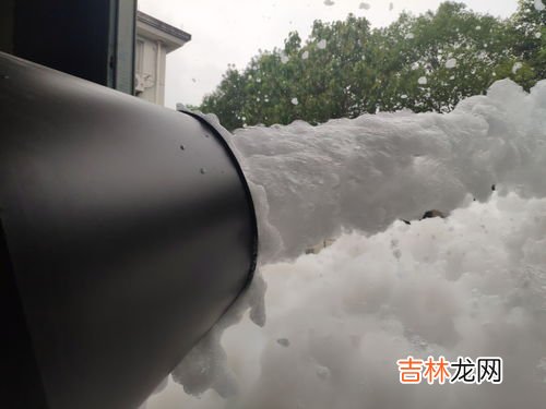 塑料厂发出的臭味有毒吗,本人在塑料厂上班,做普工开注塑机,每天都闻到一股臭臭的味道,请问那股臭味对人体有伤害吗