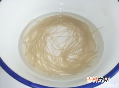粉条用热水泡还是凉水,为什么粉条是用冷水泡开而不是用热水泡开？