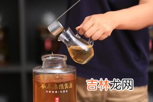 杏子泡酒的功效与作用禁忌,青杏酒的里面里边泡过酒的杏能吃吗?