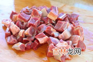 生肉焯水的步骤,生肉怎么去血水 冷水下锅还是热水下锅