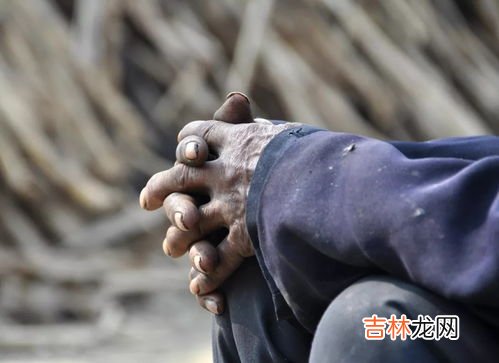 怎么剥洋葱,洋葱怎么剥皮是不是要一层一层剥 洋葱如何剥皮是不是要一层一层剥