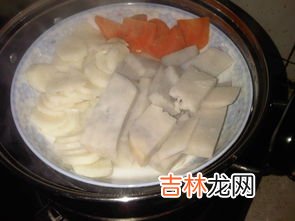 生肉可以用保鲜膜包着冷冻吗,冰箱里的生肉应该怎样摆放?