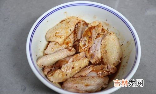 用烤箱烤鸡翅用锡纸吗,烤鸡翅一定要用锡纸吗?