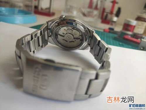 机械手表多久换一次电池,手表长时间不带，没电了应该换电池吗？不换电池会不会毁手表啊？