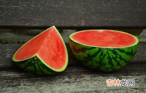 冰箱里隔夜西瓜可以吃吗,放冰箱的西瓜隔夜能吃吗