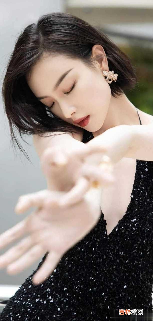 发型 方脸女性适合什么样的发型