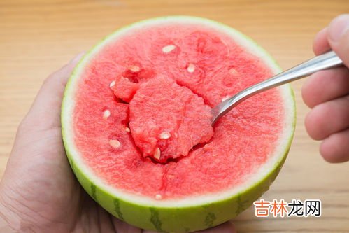 西瓜冷藏三天可以吃吗,西瓜放在冰箱里3天了还可以吃吗