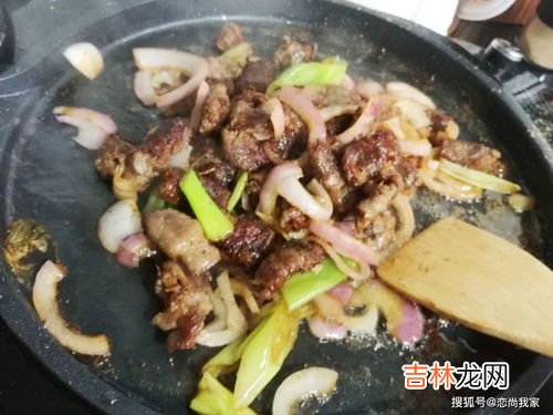 牛肉和红豆能一起吃吗,红豆黑米粥可以和牛肉一起吃吗