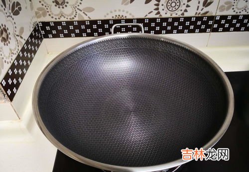 新铁锅第一次怎么开锅,新买的铁锅怎么开锅 新买的铁锅开锅方法