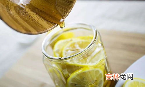 蜂蜜和茶叶泡了5年可以喝吗,蜂蜜泡茶叶越久越好