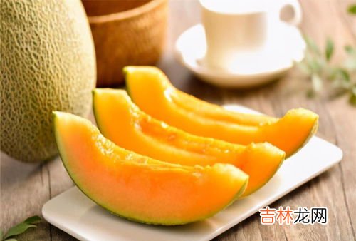 哈密瓜隔夜放冰箱可以吃吗,哈密瓜切成小块隔夜可以吃吗