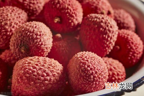 荔枝壳煮水的功效与禁忌,很多人吃荔枝不丢壳,用它煮水喝,有什么功效呢?