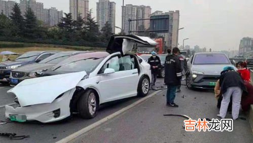 特斯拉频频失控真正原因是什么,特斯拉ModelY被曝突然失控加速撞墙，为何该类型的车屡屡出现问题？