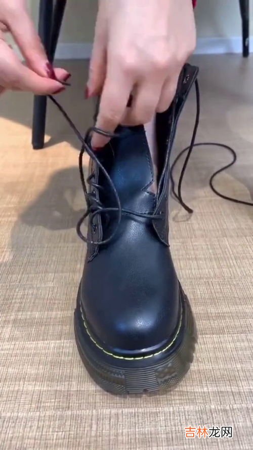 马丁靴双鞋带系法,马丁靴的鞋带怎么绑