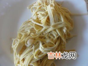 麻辣金针菇的家常做法,麻辣烫的做法?