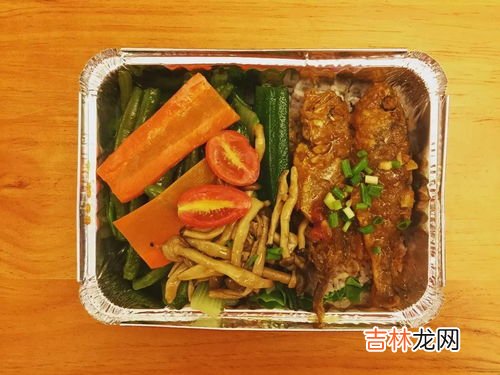 连续一个月不吃晚饭,坚持一个月不吃晚餐,真的可以变瘦吗?大约瘦多少斤最合适?