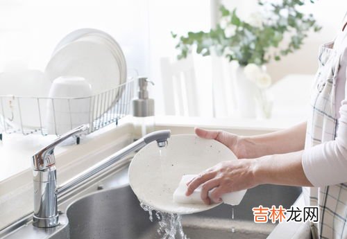 沸水消毒碗筷需煮多少时间,餐具煮多久消毒？