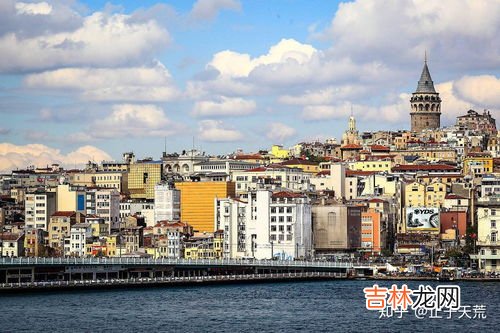 伊斯坦布尔是哪个国家的首都,伊斯坦布尔是土耳其的首都吗?
