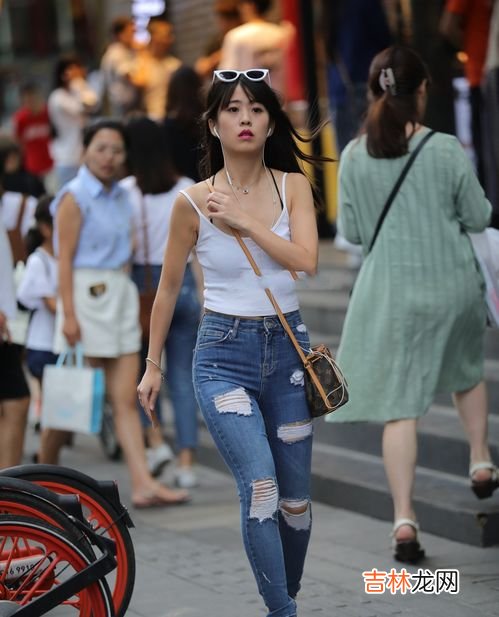 马甲怎么穿看起来比较合适,马甲怎么穿看起来比较合适 马甲穿搭方法