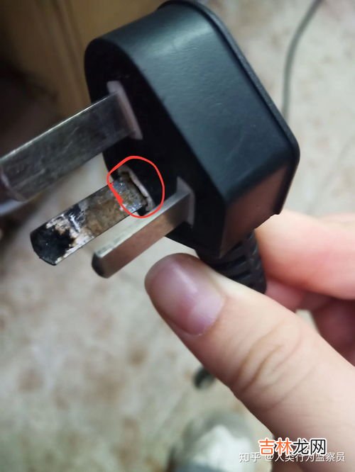 插头有点烧焦还能用吗,插头有点烧焦，正常吗？影响使用吗？